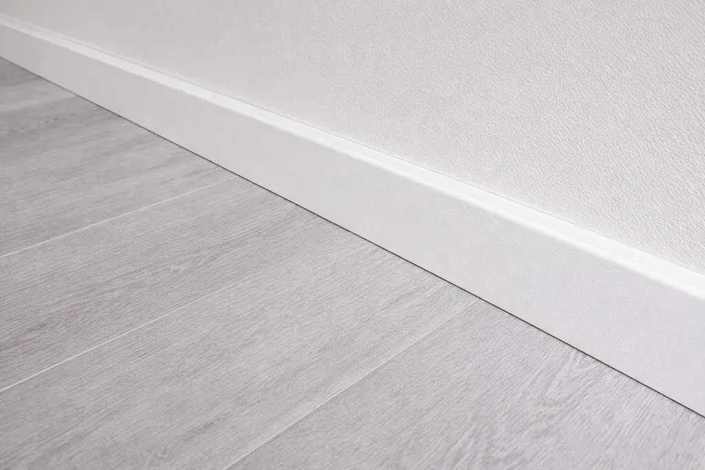 RODAPÉ PVC ESPUMADO BRANCO