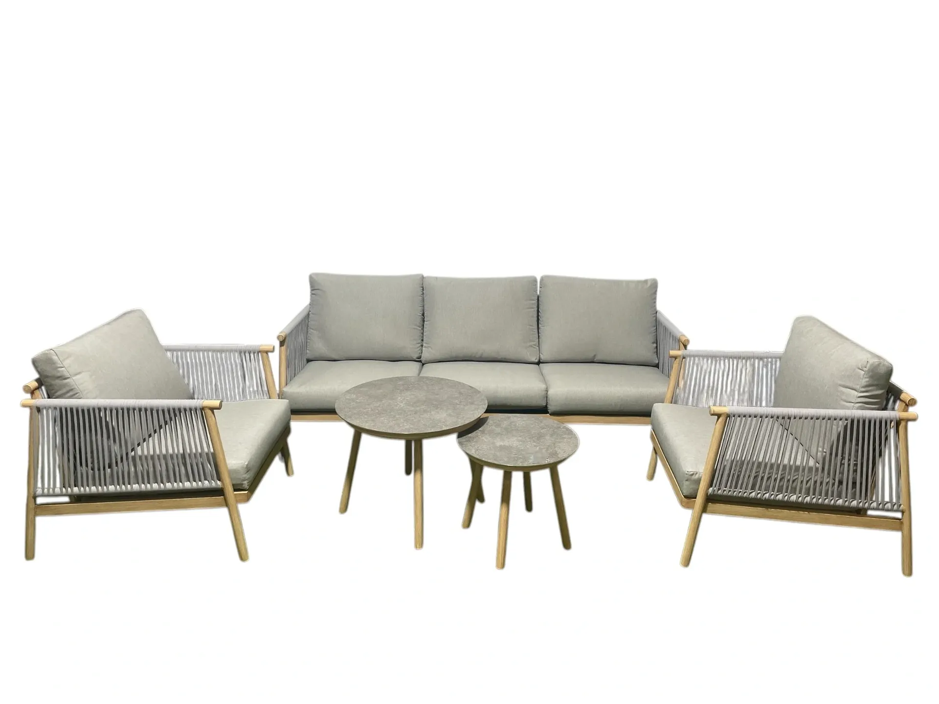 Conjunto de Jardim 5 Peças em Alumínio e Corda com Mesas de Apoio – Design Moderno com Vidro Temperado